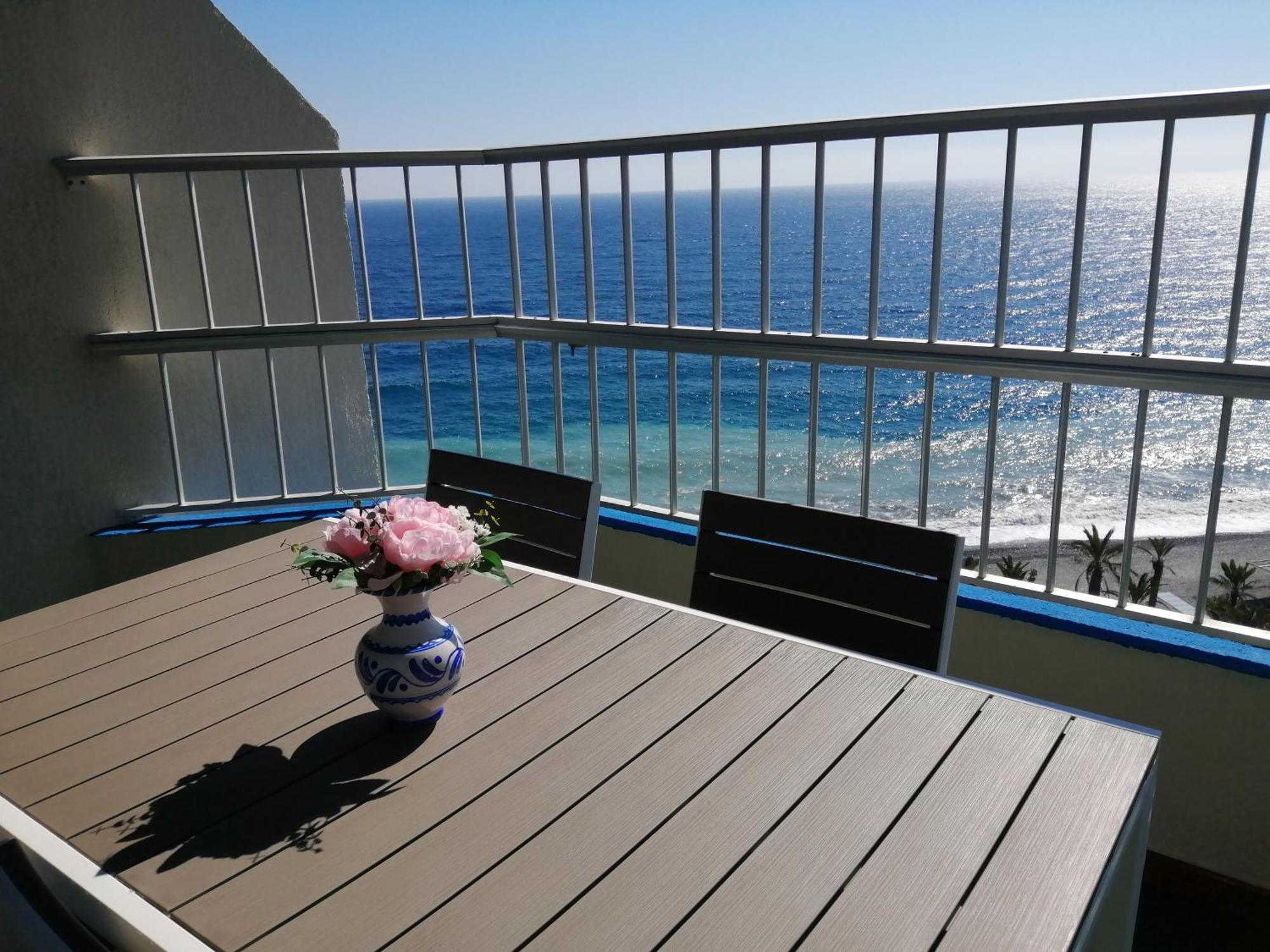 Bonito Piso En Primera Linea De Playa Almunecar Exterior photo